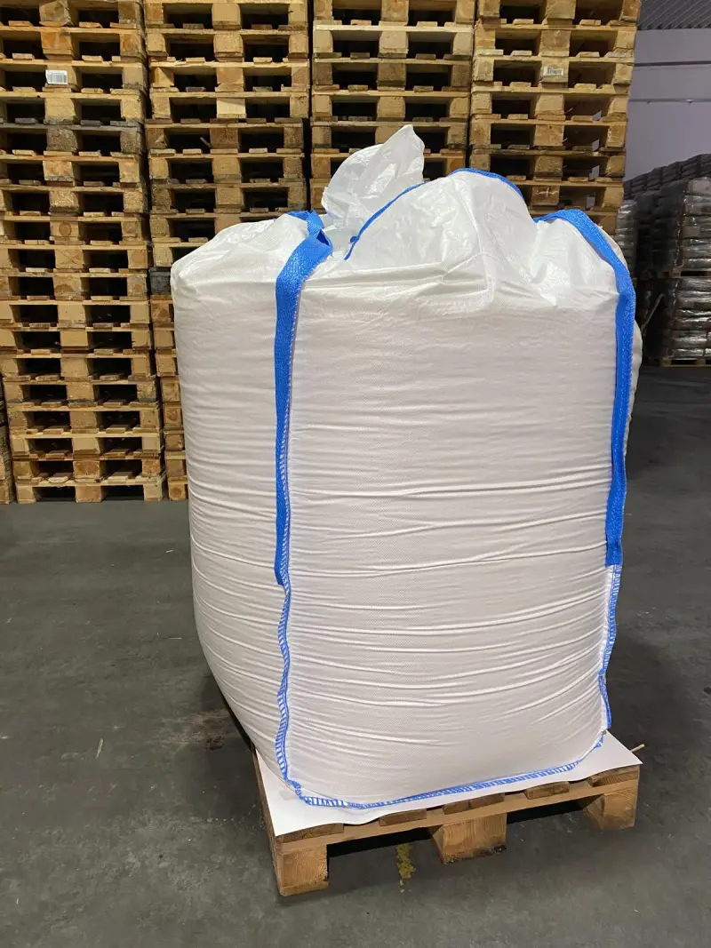 Big-bag de zahăr de aproximativ 1000 kg pe palet